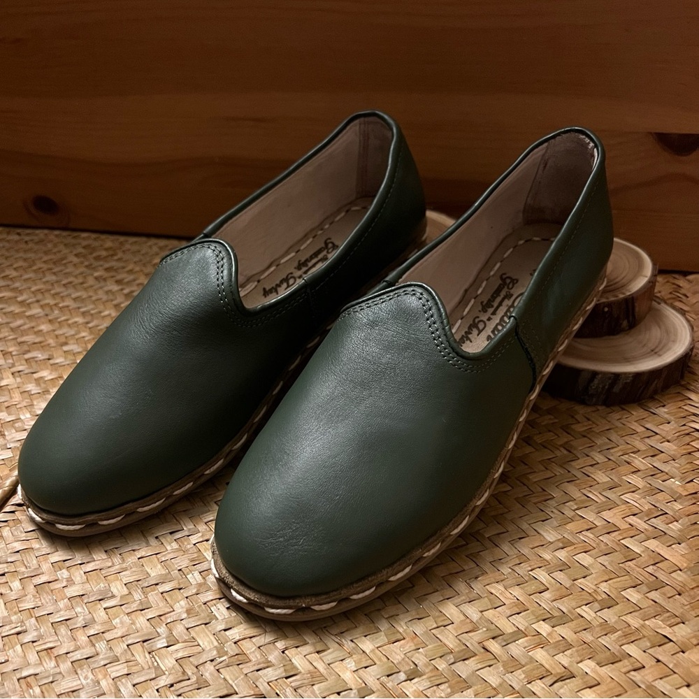 Sabah Turkish slip ons